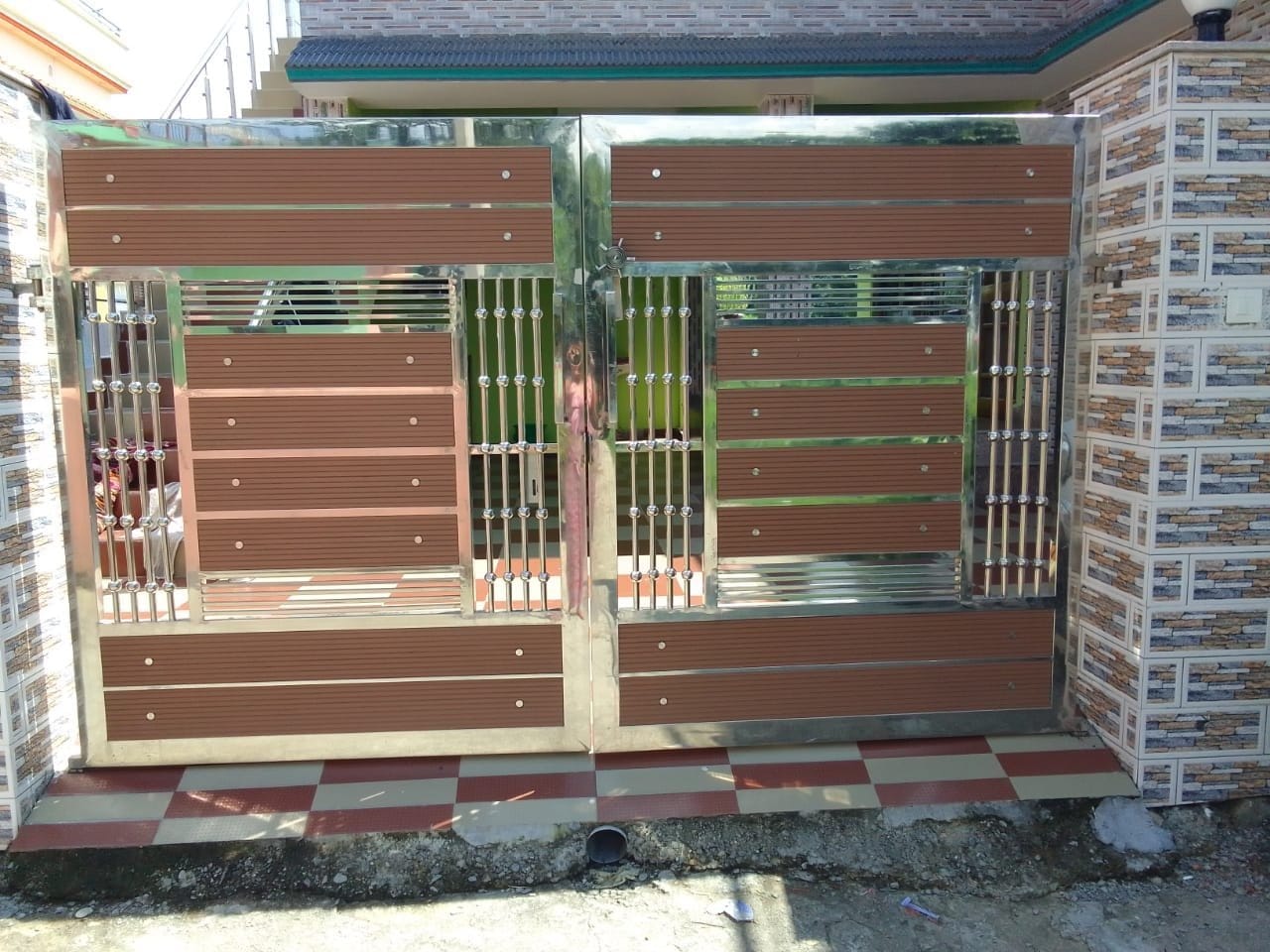 Stainless Steel Gate 2
